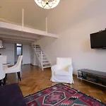 Casa Mandl