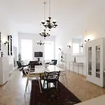 Casa Mandl Daire *